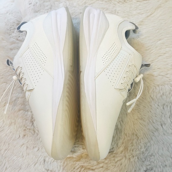 Clovers Sz 12 NWOB - Picture 4 of 6